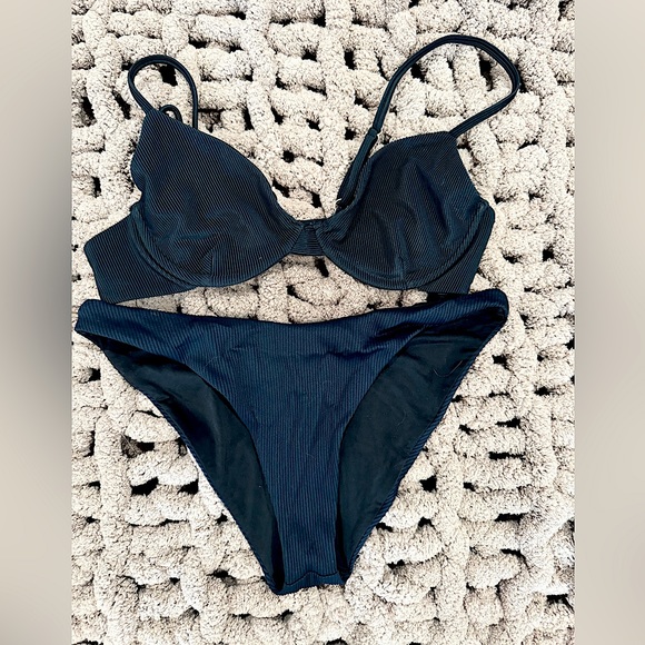 Like New! Beach Riot Camilla Ribbed Swim Suit - Picture 5 of 7